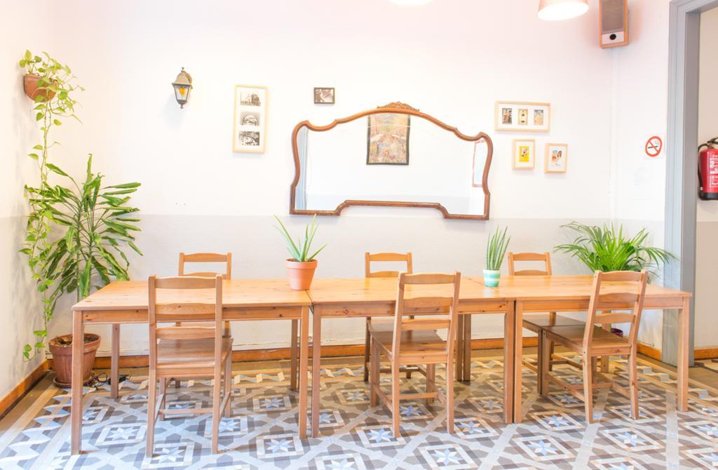 Soul Backpackers Barcelona Hostel Bagian luar foto